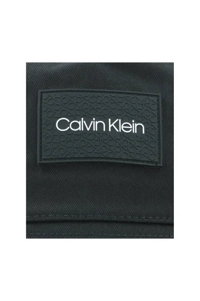 	title	 Calvin Klein 	nero